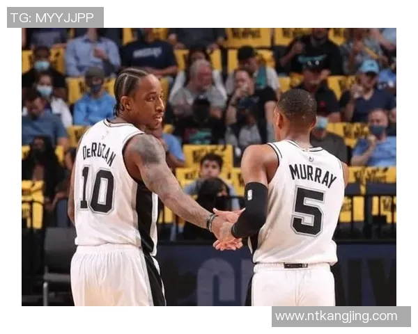 马刺与灰熊赛后温情时刻球员拥抱视频引发球迷热议 马刺与灰熊赛后温情时刻球员拥抱视频引发球迷热议