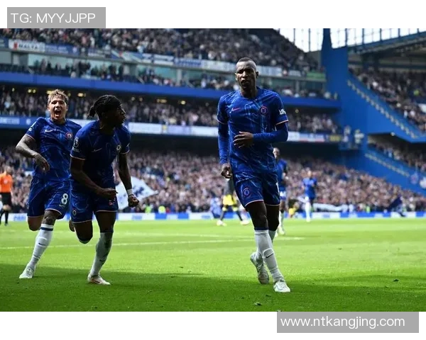 切尔西与埃弗顿的激烈对决展现英超赛场的精彩与魅力 切尔西与埃弗顿的激烈对决展现英超赛场的精彩与魅力