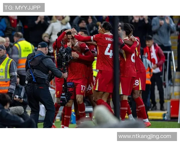 英超焦点战利物浦主场迎战切尔西争夺三分荣耀之战