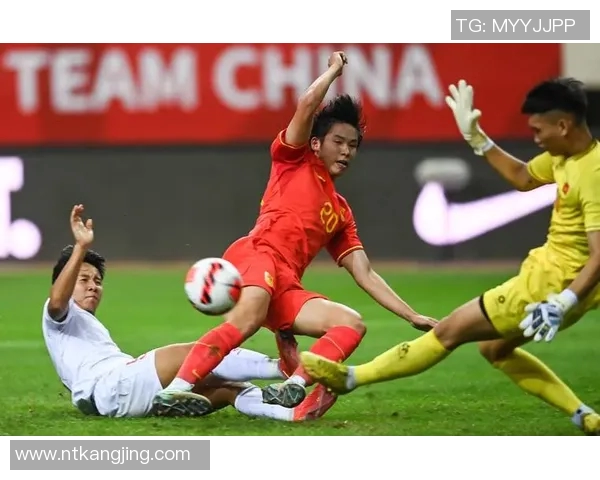 中国U19青年队迎战伊朗队力争晋级亚洲杯决赛圈全力以赴展现青春风采