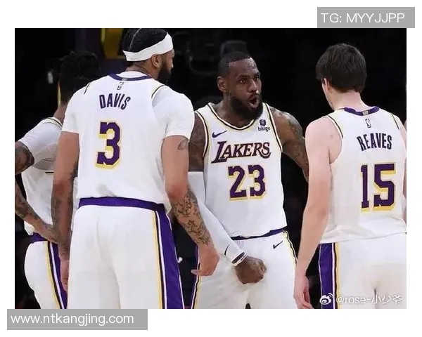 南京篮球队近期状态引发热议球迷对球队表现的不同看法与争论