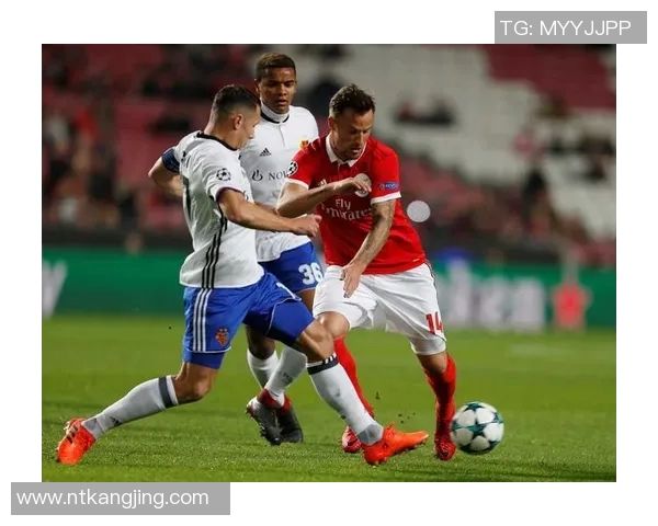 巴萨与曼联对决詹俊解说精彩瞬间回顾与分析