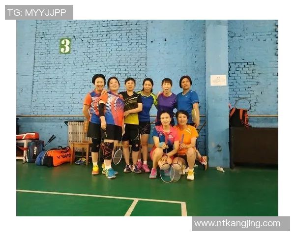 张芳的羽毛球人生探秘：从热爱到职业的深度对话与成长之路