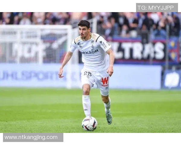 昂热与图卢兹对决前瞻分析双方战术特点及近期状态解析 昂热与图卢兹对决前瞻分析双方战术特点及近期状态解析