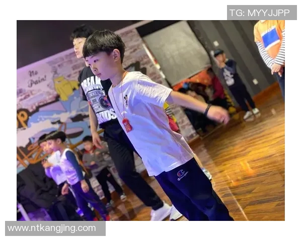 杭州街舞队荣登街舞节奏排行榜第一名引发热议与关注 杭州街舞队荣登街舞节奏排行榜第一名引发热议与关注